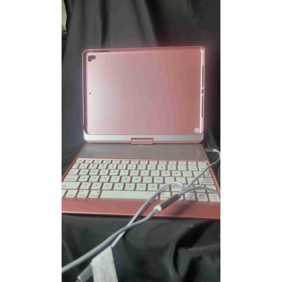 GeneralKeys Metallic Light Pink Detachable Wireless Tablet Keyboard - Picture 6 of 6